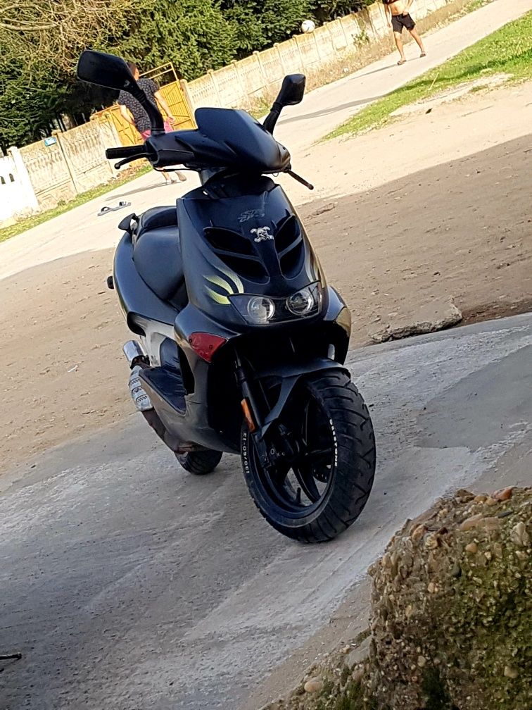 Vand aprilia sr in perfecta stare de funcționare