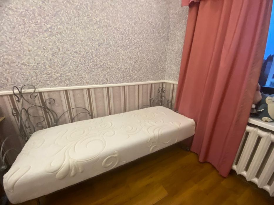 Кованая кровать с матрасом Аскона