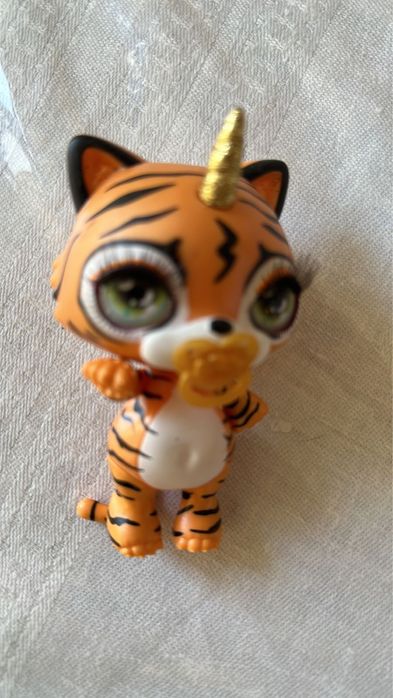 Продам новую оригинал игрушку Lol pets