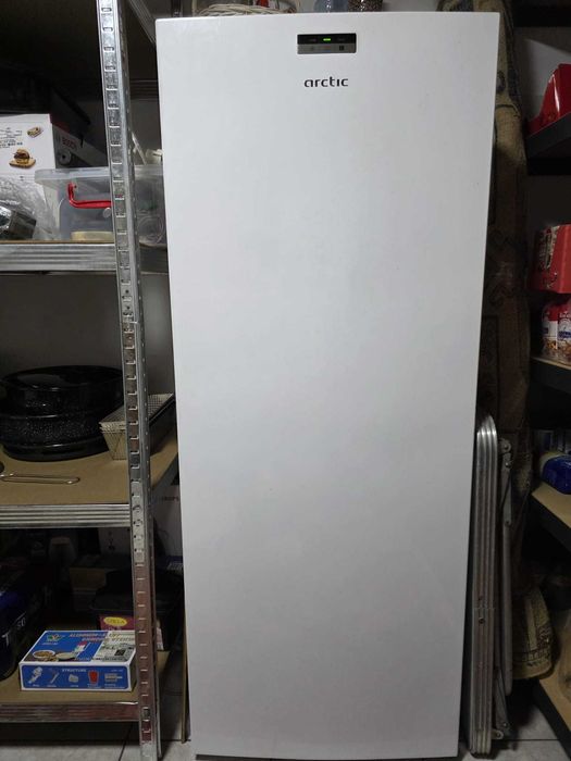 vand congelator ARCTIC