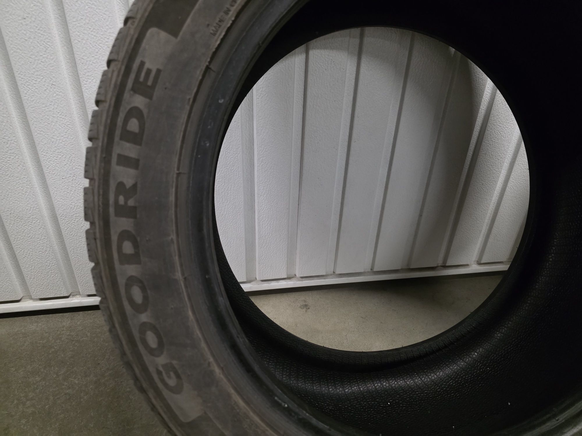 Зимни Спорт пакет 275/40 R19, 255/40 R19