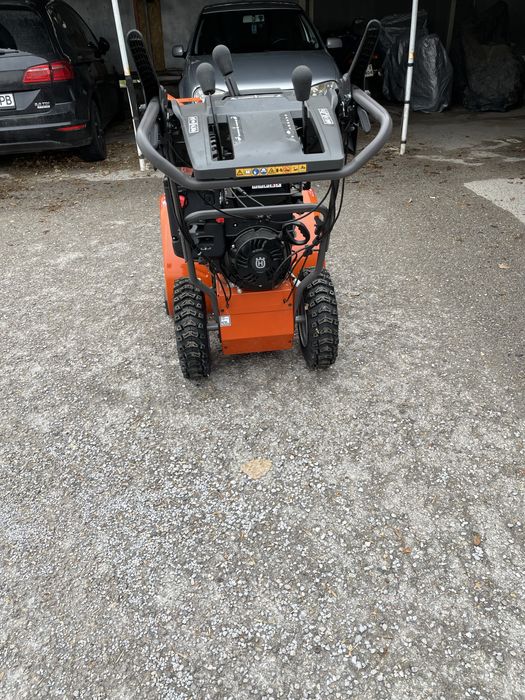 Роторен снегорин Huskvarna модел ST230