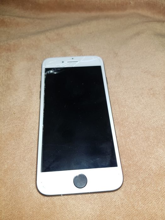 iphone 8          64 гб в отлично състояние