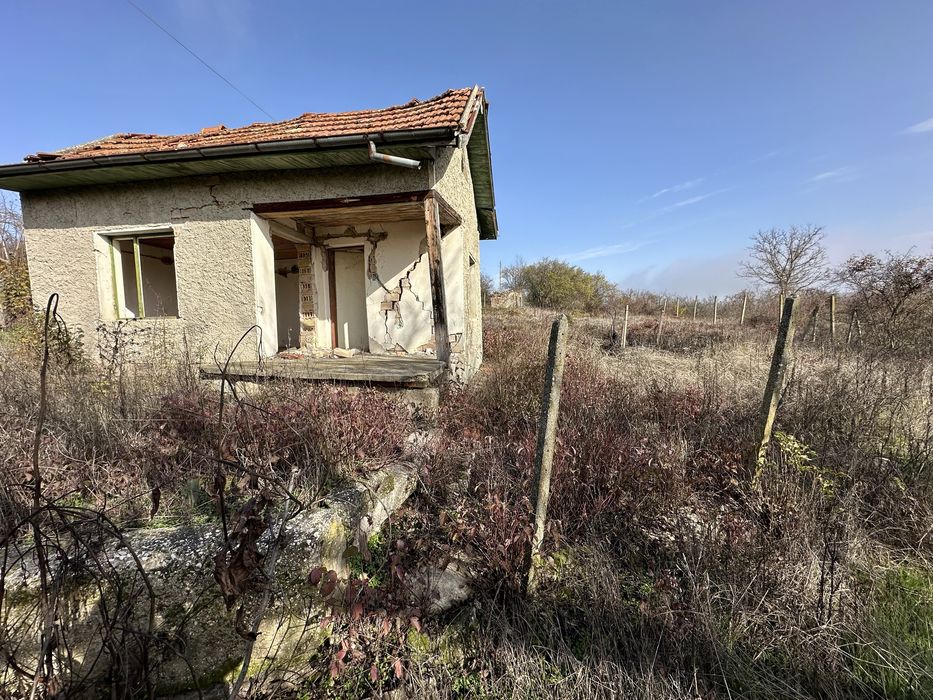 Вила на 100 метра от главния път