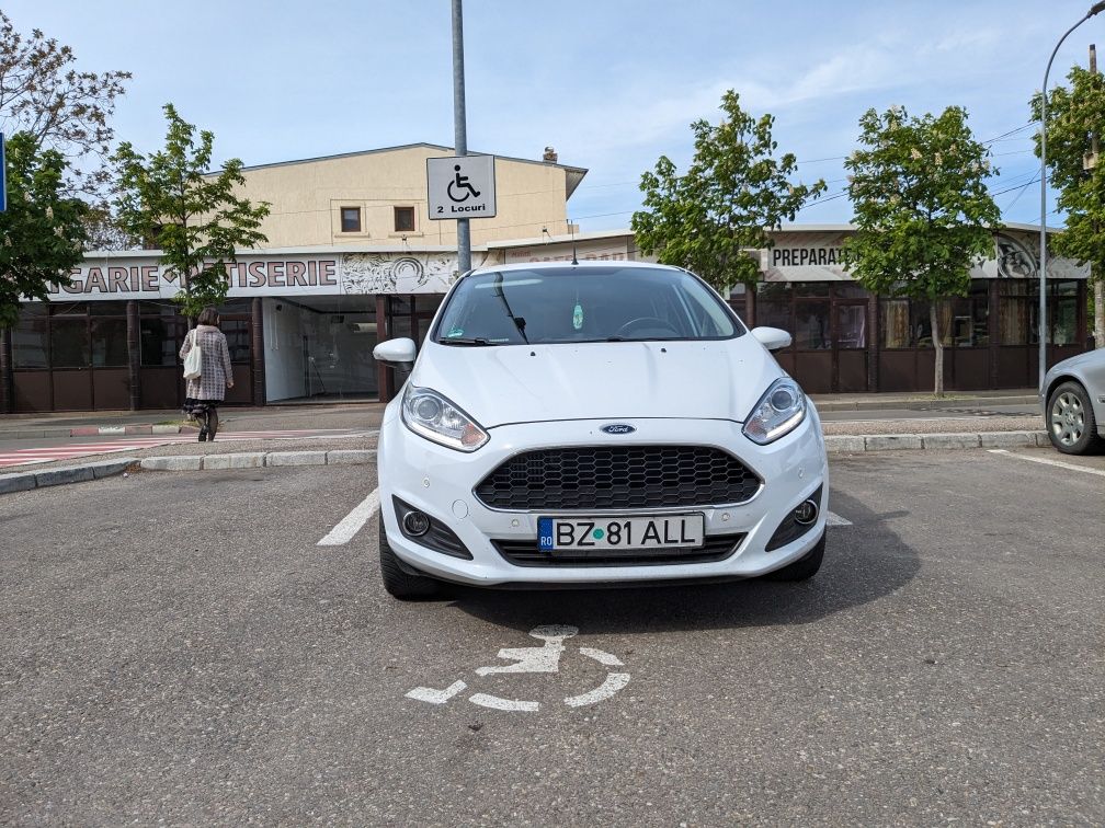 Vând Ford Fiesta 2016 1.0 Ecoboost impecabila