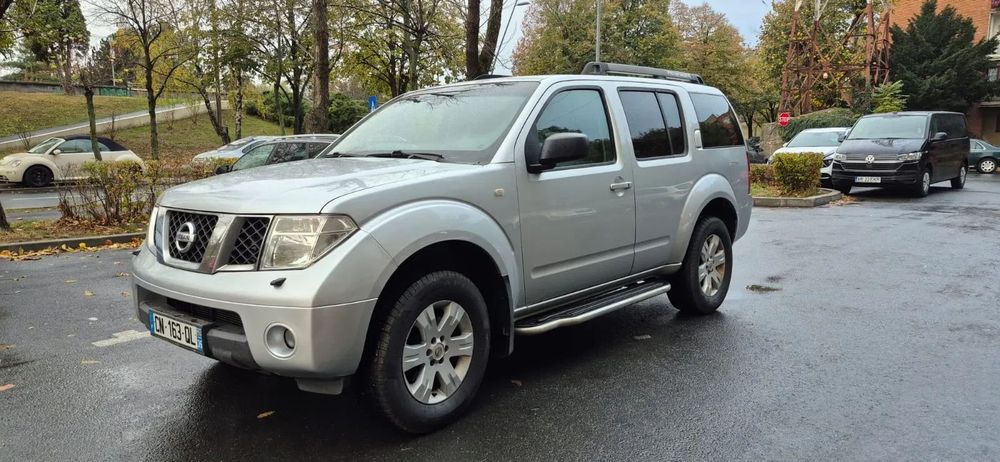 Nissan Pathfinder 2.5 Diesel 171 Cp 2007 4x4 cu 7 Locuri