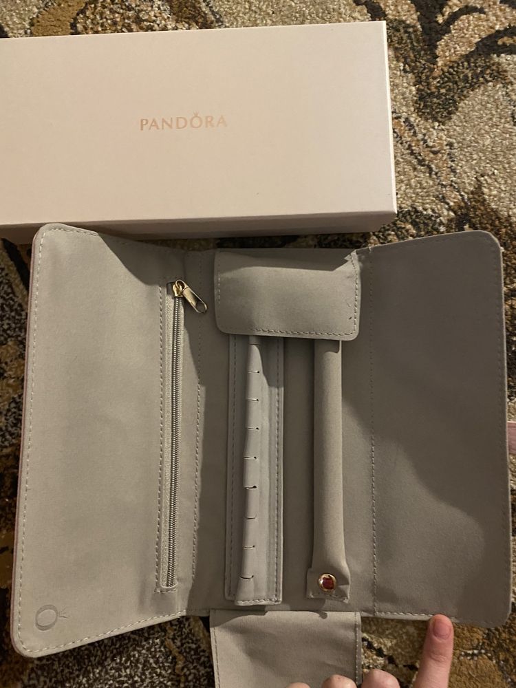 Vand portofel Pandora