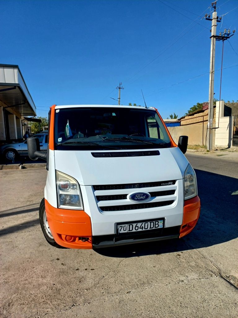 Ford  Trasit 2010