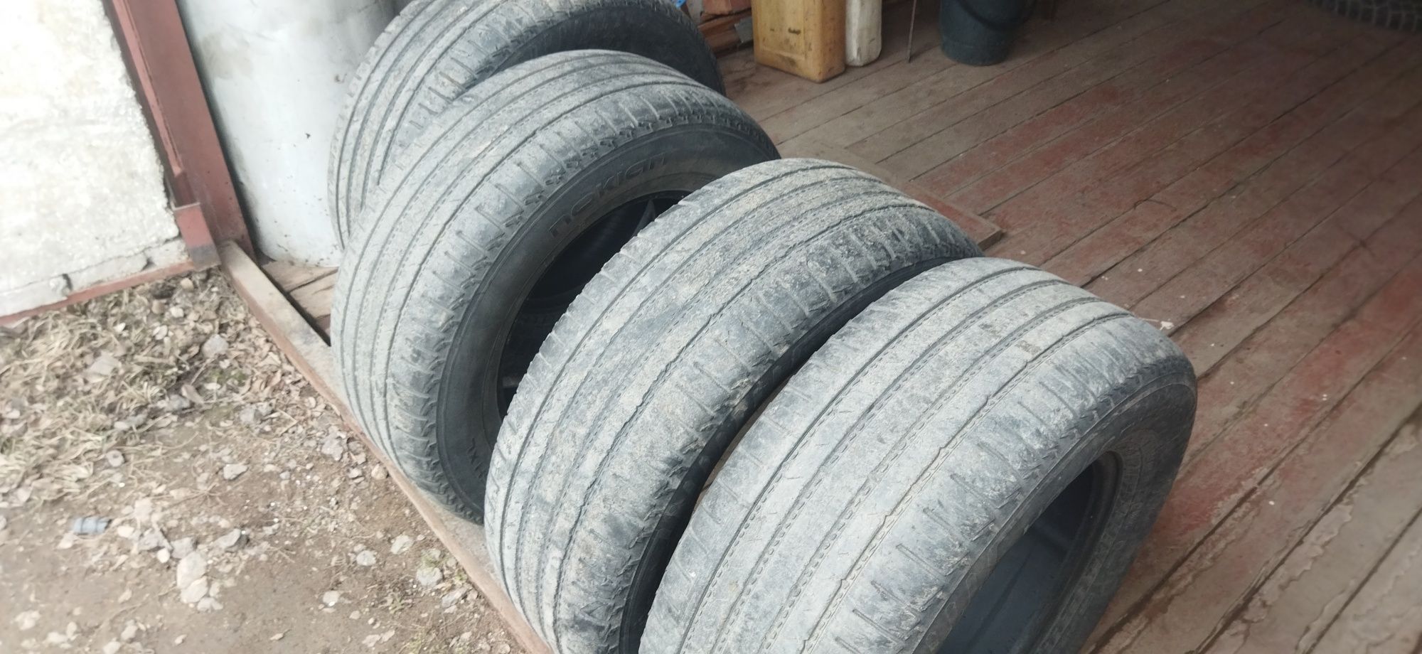 Продам резину.265/ 65  R17 Nokian. Состояние Б/У.