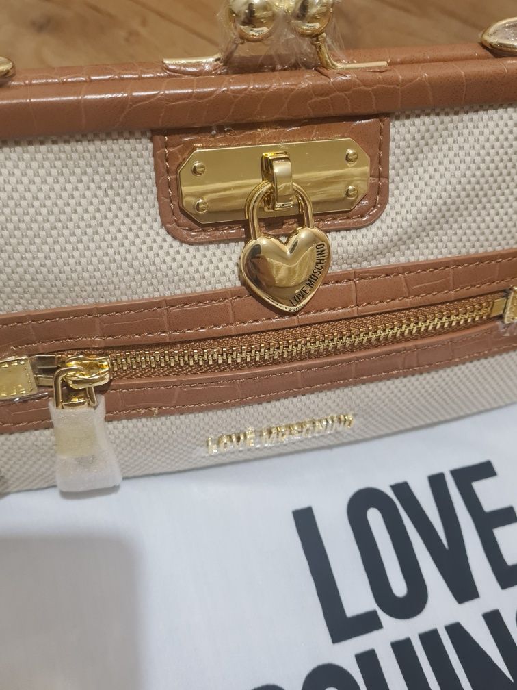 Оригинална чанта Love Moschino