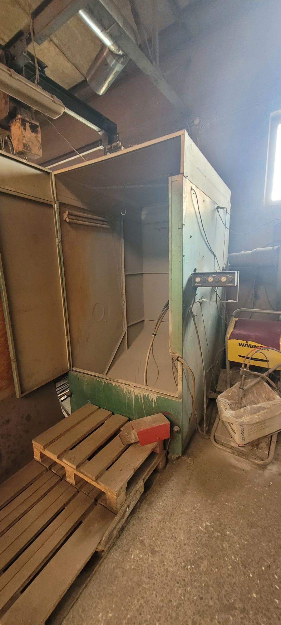Cuptor vopsire electrostatica si cabina de suflat pulbere electrostati