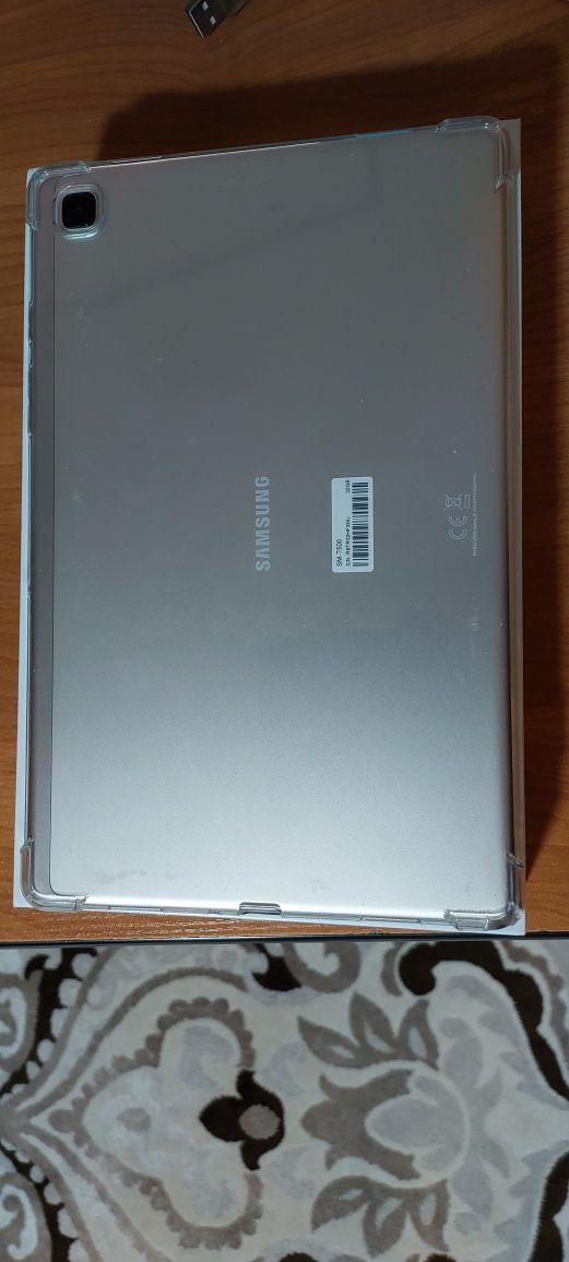 Vând tableta Samsung  Galaxy  A7