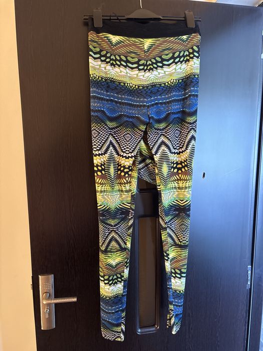 Vand colanti de fete eleganti concepto designer vestimentar noi