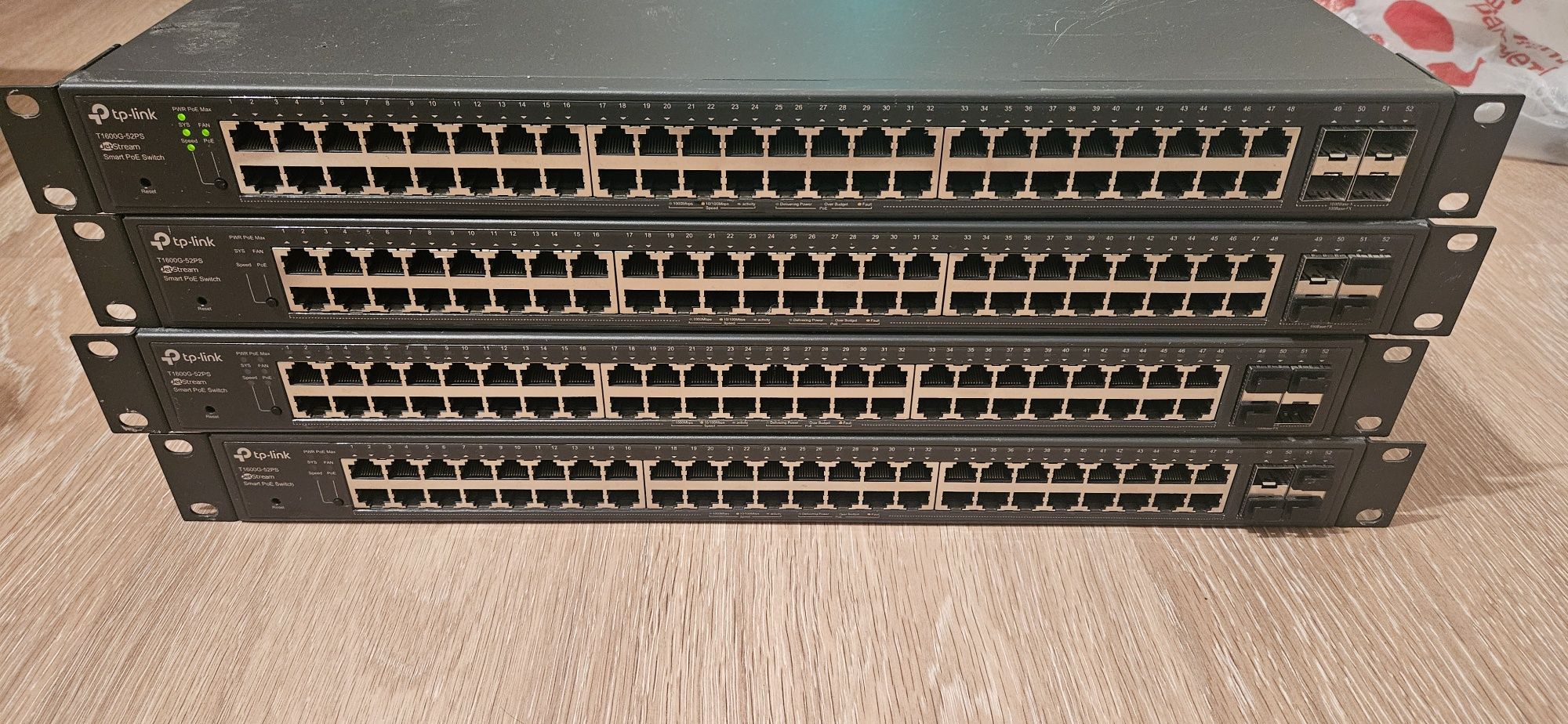 TP-Link T1600G-52PS (TL-SG2452P)