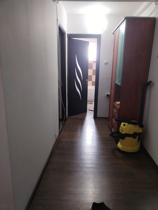 Închiriez apartament Craiovita Noua