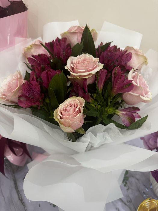 Букет цветов, очень красивые в хорошем состоянии