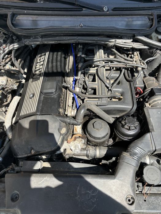 БМВ Е34 бензин на части. Може и цяло.