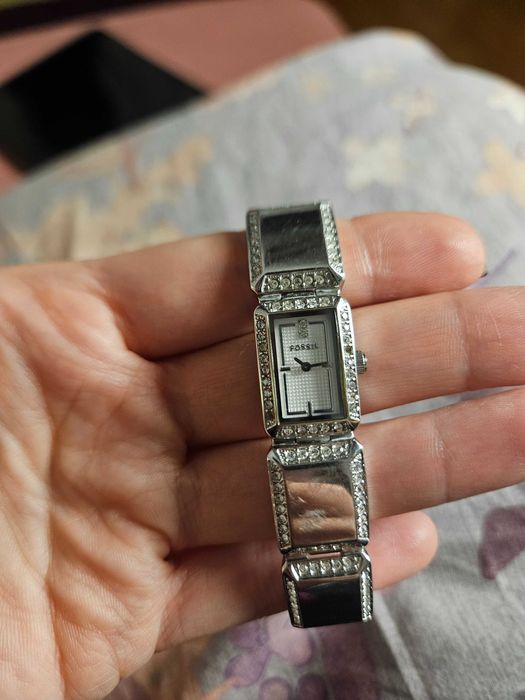 Ceas tip brățară Fossil cu pietre tip swarowski