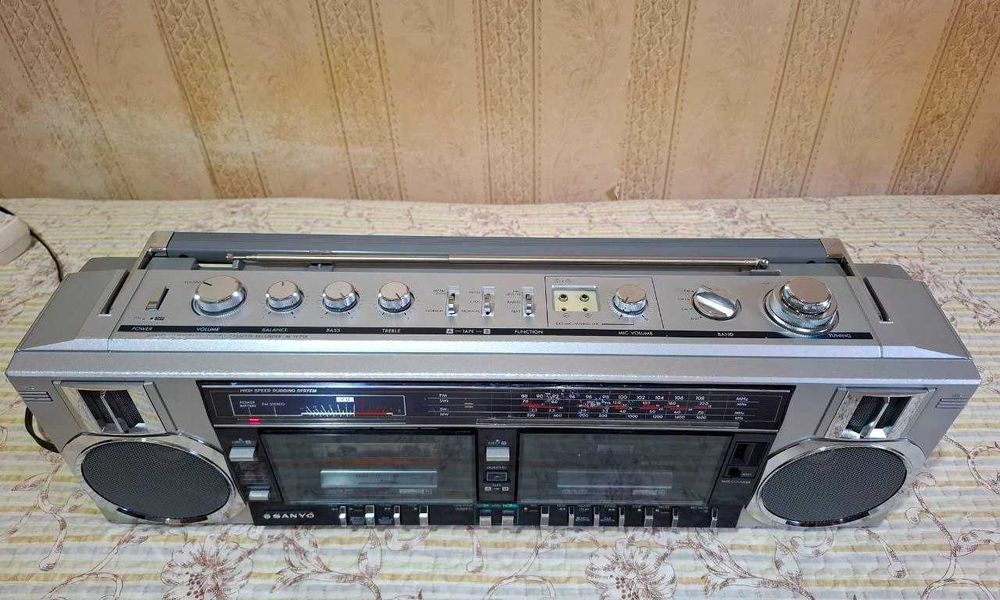 Магнитола Sanyo M-W25K