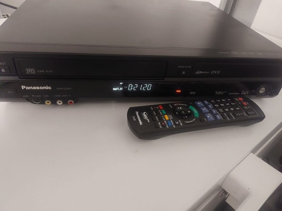 Combo Panasonic DMR EZ49 VHS-DVD impecabil