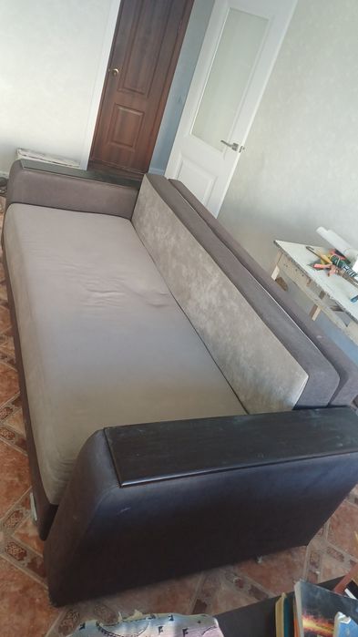 Продам диван и подставка тумба