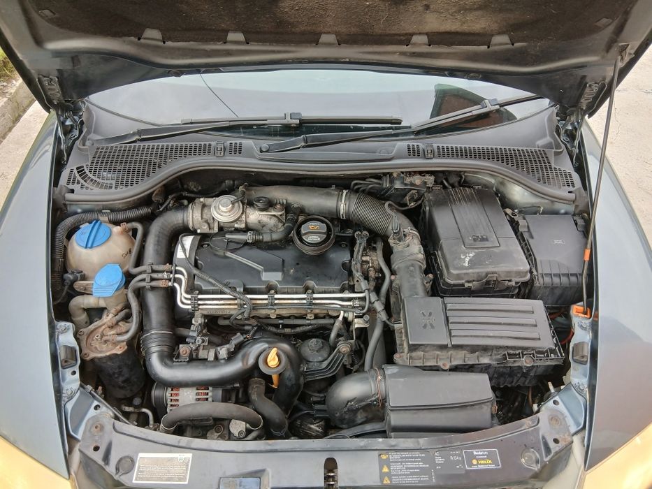 bara aripa use tragar capota grila far stop skoda octavia 2 2007