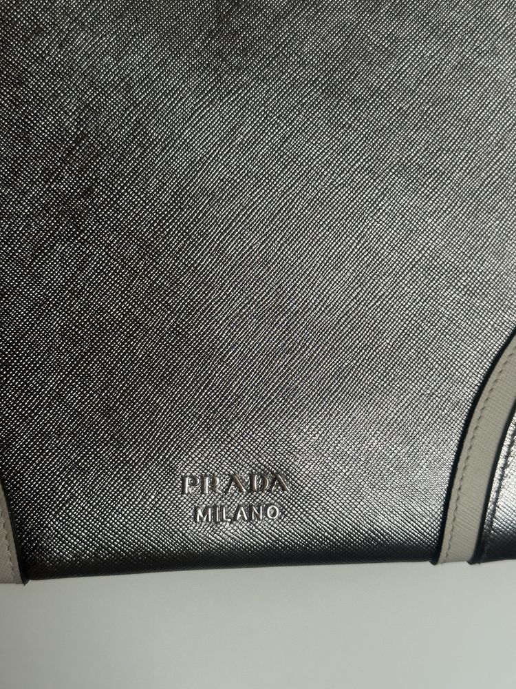 Сумка-клатч Prada, оригинал