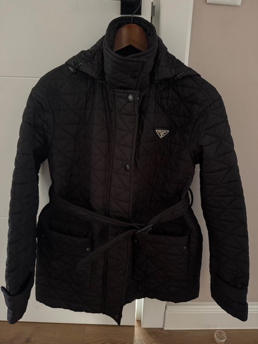 Яке Prada отлично