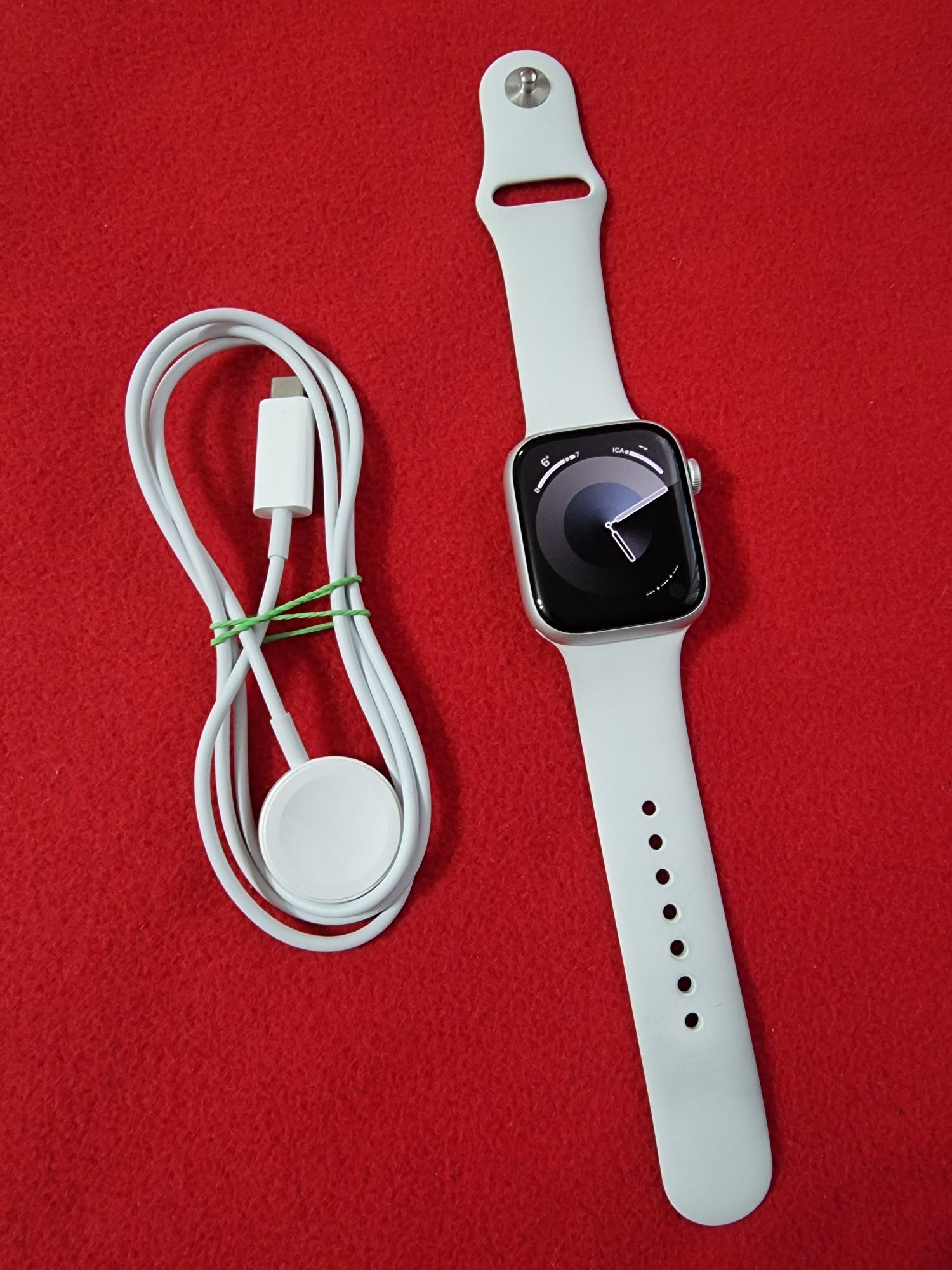 APPLE Watch Series 8, GPS, 45mm Silver Aluminium Case, Garantie Apple.