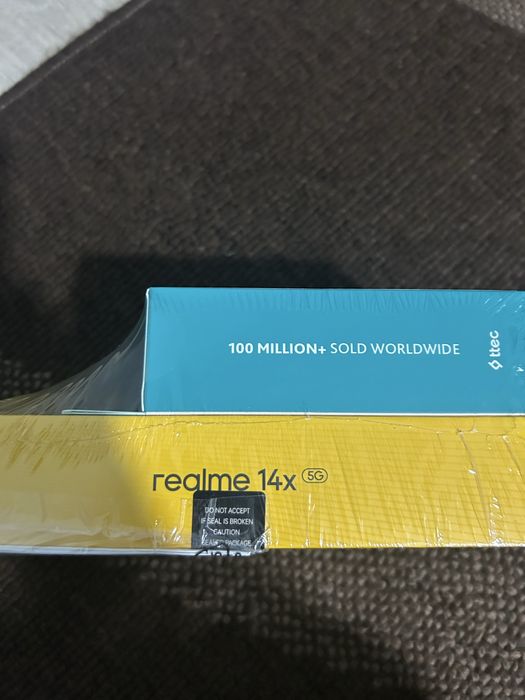 Realme 14x комплект с слушалки протектор!