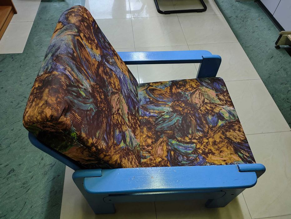 Тапицирани Фотьойли 3 бр и канапе добре запазени и здрави на топ цена