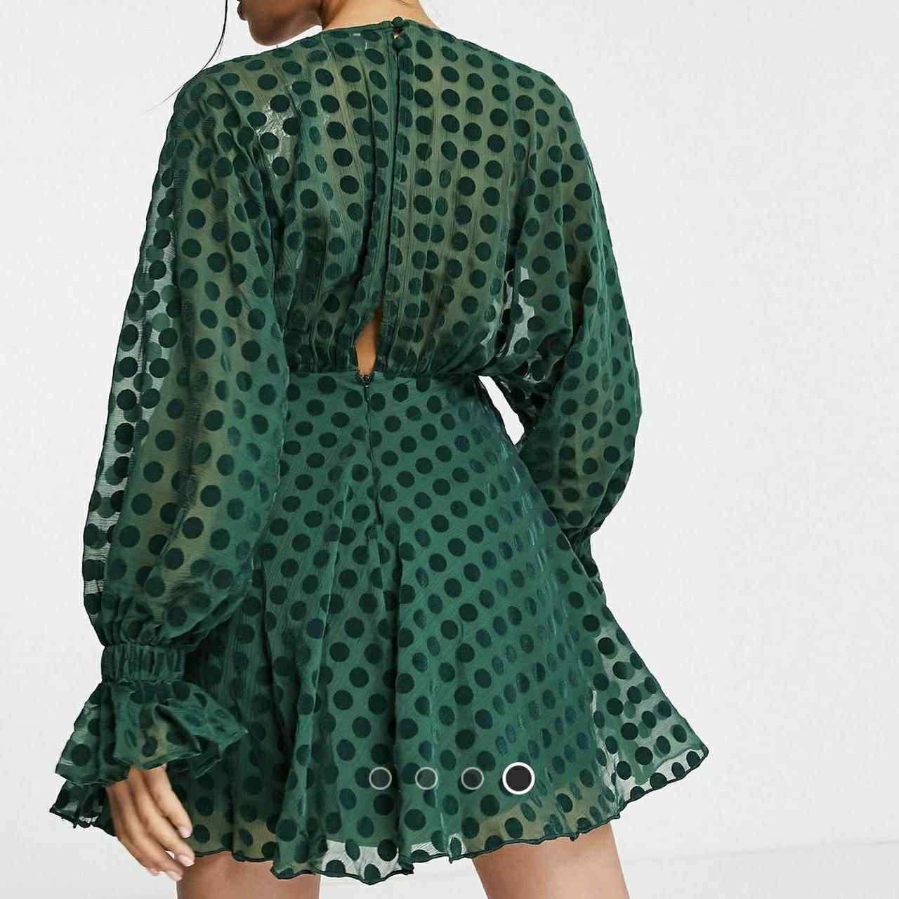 Къса зелена рокля на точки с прозрачен ръкав от ASOS