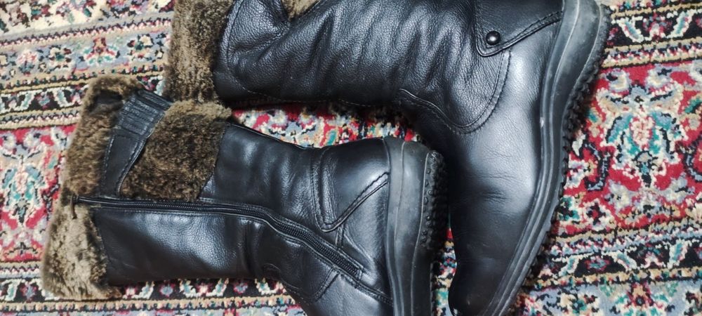 Кожаные сапоги женские