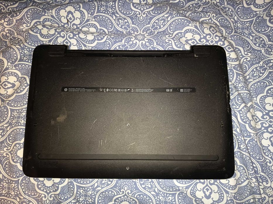 Laptop HP Pavilion 17, Core i3 6006u, 4gb ddr4, display  de 17,3 inch