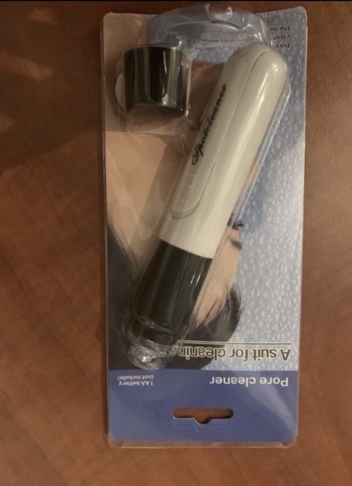 Aspirator facial pentru pori