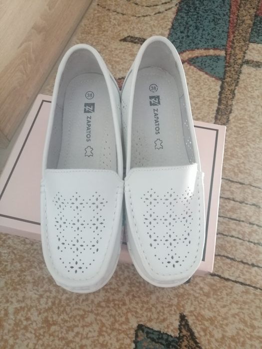 Vând pantofi dama piele