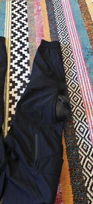 Vand pantaloni moto