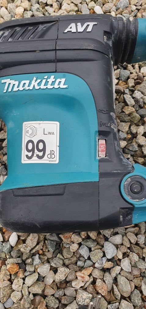 Picamer/ciocan demolator Makita HM0871C