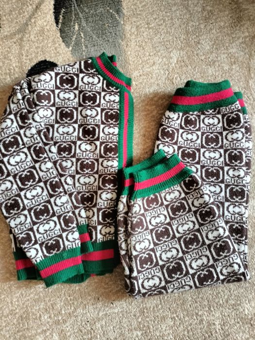 Одежда для девочек есть куртки