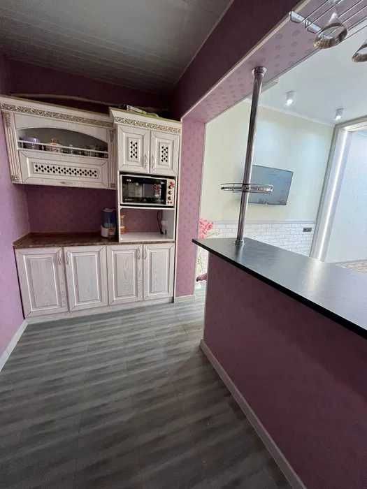 Срочно 2/3/3 БИЙ, Бузбазар №26