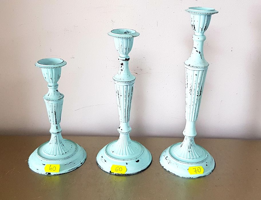 Sfeșnic vechi din metal și plexic