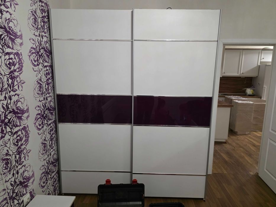 Мебели за спалня (легло, гардероб, шкаф и 2 нощни шкафчета)