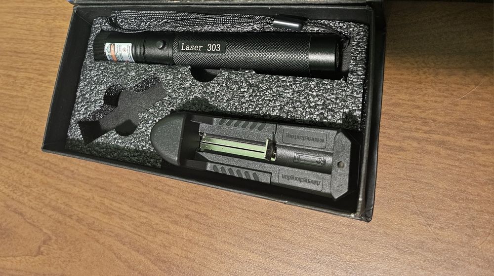 Laser 303 - baterie reîncărcabilă