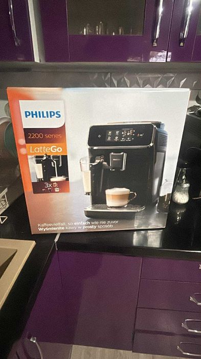 Vând expresor philips 2200 latte go