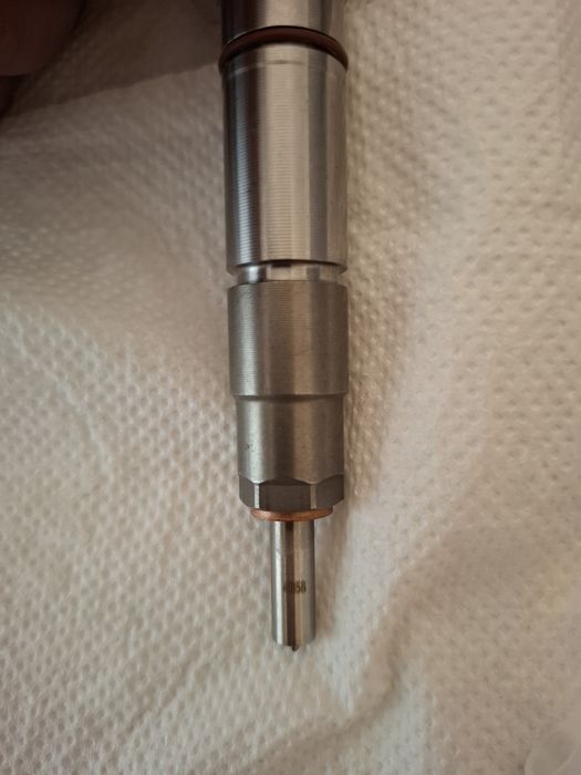 Injectoare Noi. 0445110835 .05L130277E
