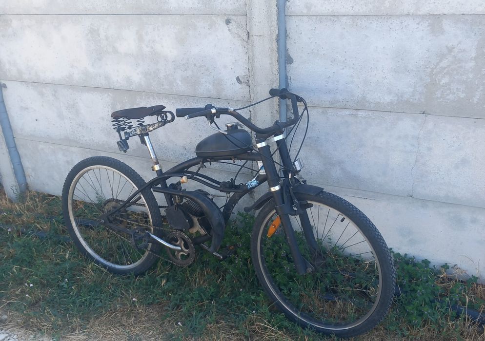 Vand/Schimb Bicicleta cu motor 2T