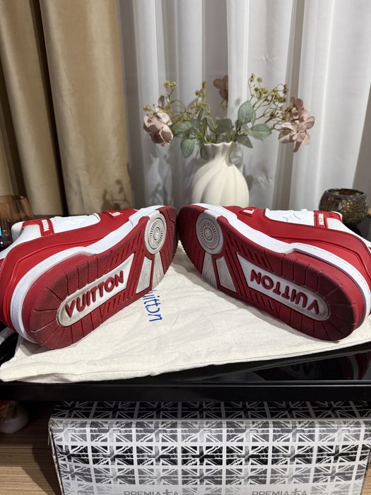 Adidași Louis Vuitton Red mărimea 42