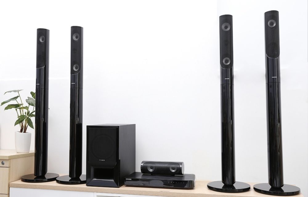 Samsung HT-J5550WK (домашний кинотеатр 5.1)