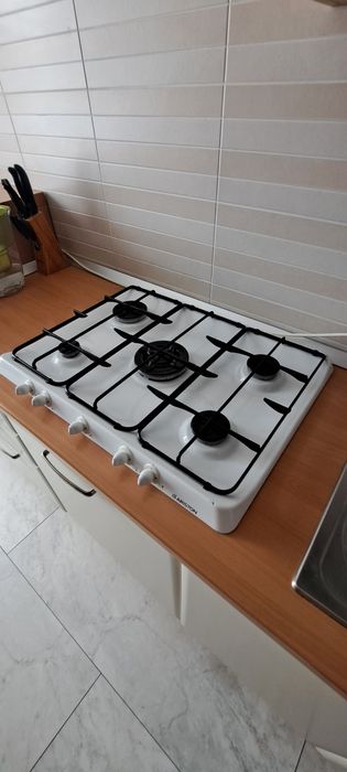 Plita pe gaz cu 5 ochiuri de gatire