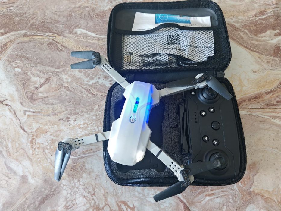 Dronă în stare bună.